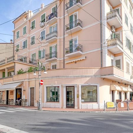 Vivi La Dolce Vita A Due Passi Dal Mare Bordighera Extérieur photo