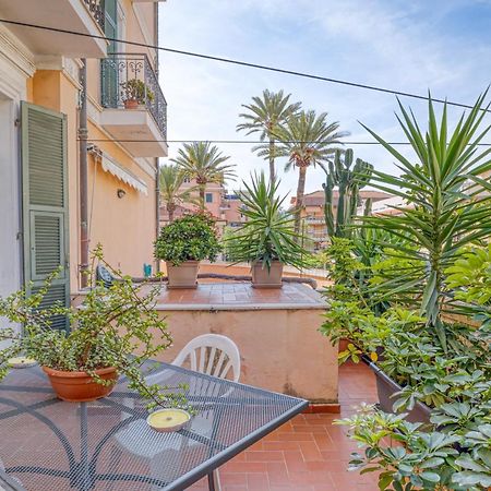 Vivi La Dolce Vita A Due Passi Dal Mare Bordighera Extérieur photo