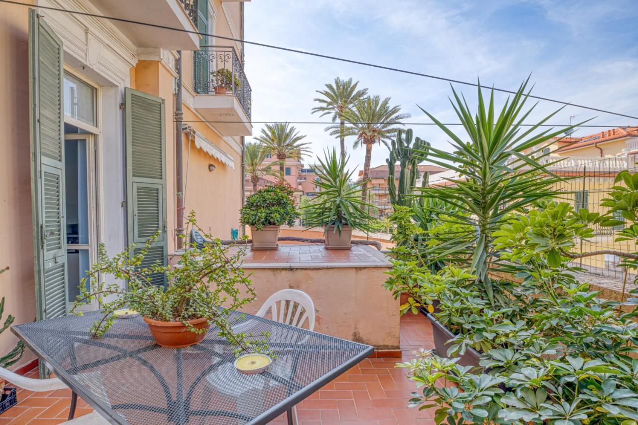 Vivi La Dolce Vita A Due Passi Dal Mare Bordighera Extérieur photo